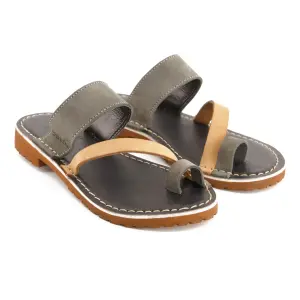 Bata Safari Pursuit Ladies Charcoal/ Tan Size 4 image